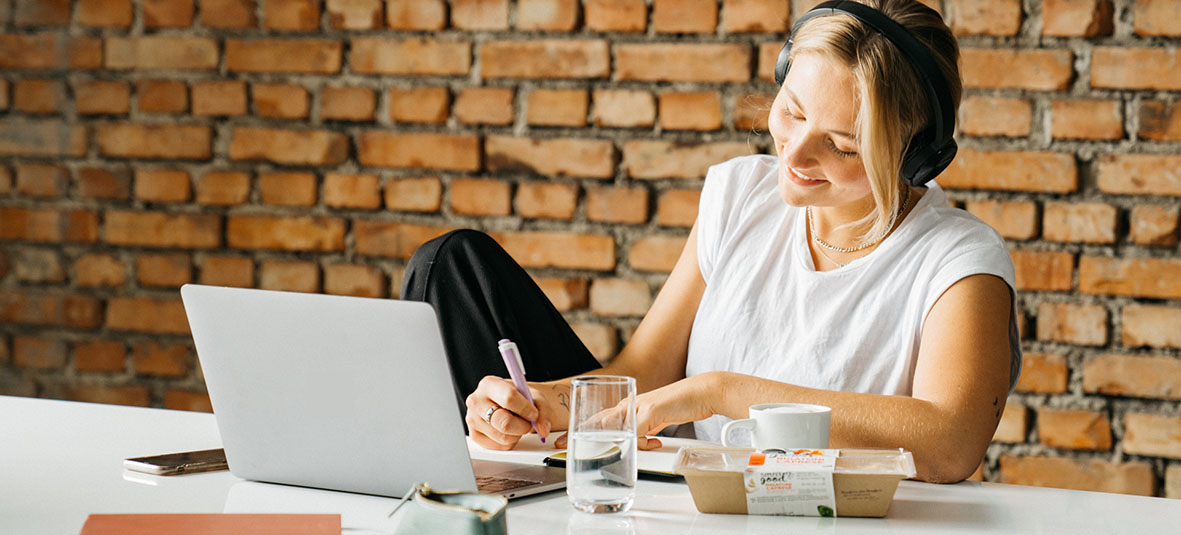 Employee relationship management during a hybrid change